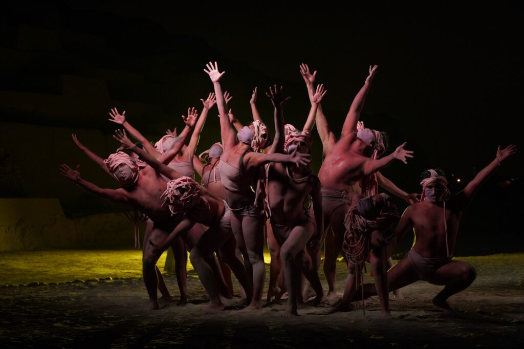 Escena del espectáculo escénico-danzario 'El Cumbión del Chivo'. Foto: Difusión.
