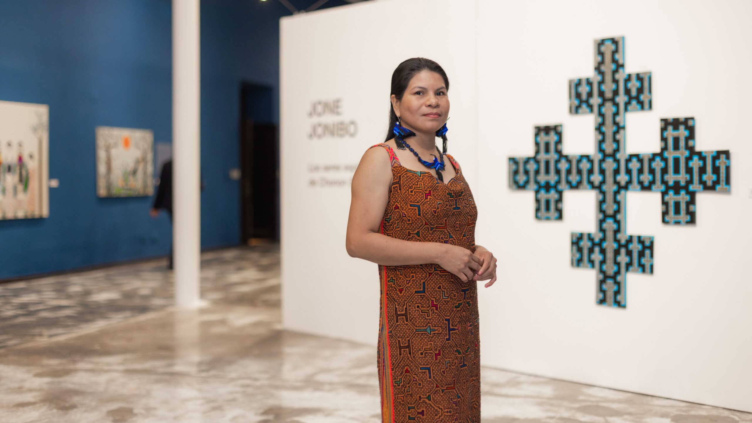 Artista Chonon Bensho, ganadora del Concurso Nacional de Pintura del BCRP en 2021. Foto: Mucen/Difusión.