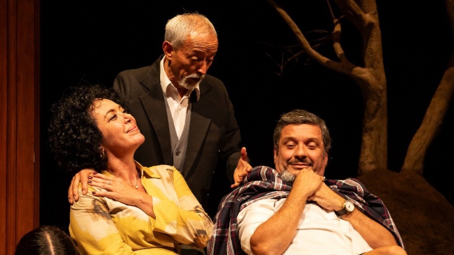 Angélica (Kareen Spano), Fidel (Augusto Casafranca) y Leonidas (Lucho Cáceres). Foto: Paola Vera.